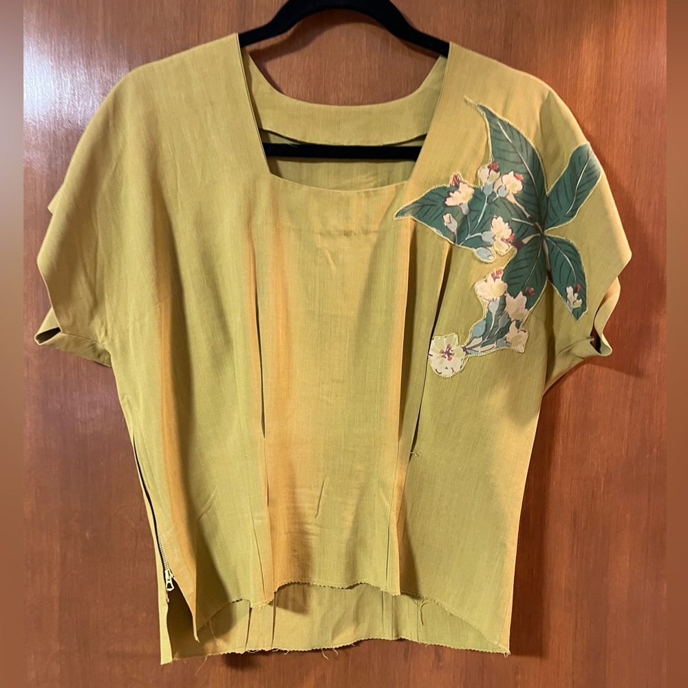 EXTREMELY RARE 1940s Antique/Vintage Ladies Tropical Motif Blouse, approx size 8